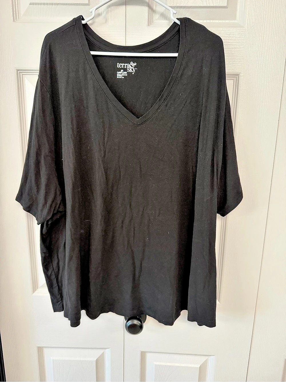 Terra & Sky V-Neck Short Sleeve Tee